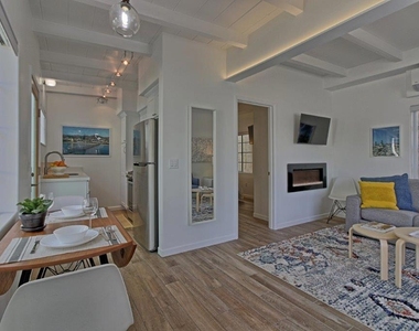 1078 S Seaward Avenue - Photo Thumbnail 2