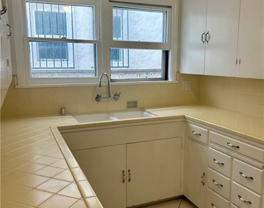 441 S Doheny - Photo Thumbnail 4