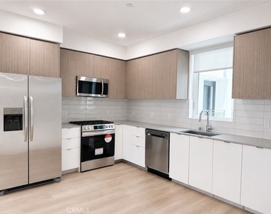 12078 Guerin Street - Photo Thumbnail 2