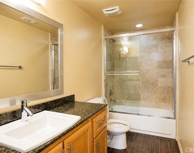 11925 Kling Street - Photo Thumbnail 13