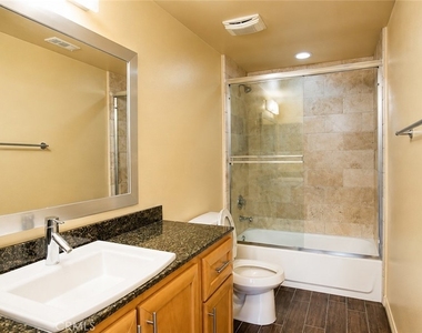 11925 Kling Street - Photo Thumbnail 13