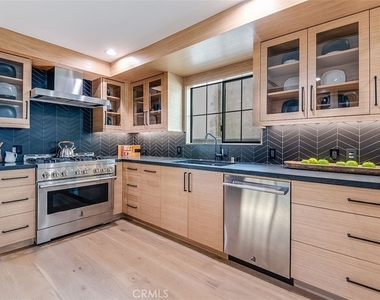 14803 Otsego Street - Photo Thumbnail 13