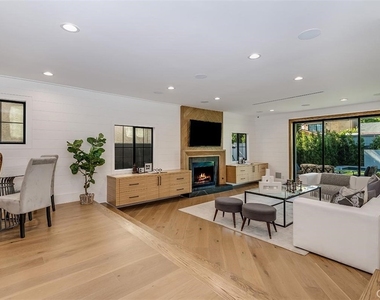 14803 Otsego Street - Photo Thumbnail 8