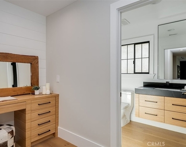 14803 Otsego Street - Photo Thumbnail 26
