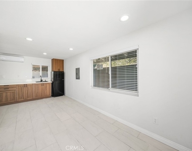 1610 Amador Avenue - Photo Thumbnail 4