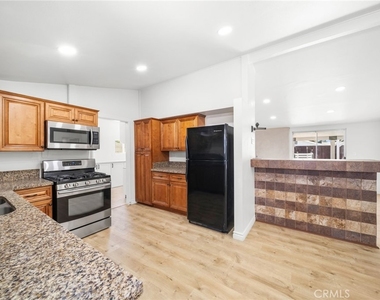 1610 Amador Avenue - Photo Thumbnail 4