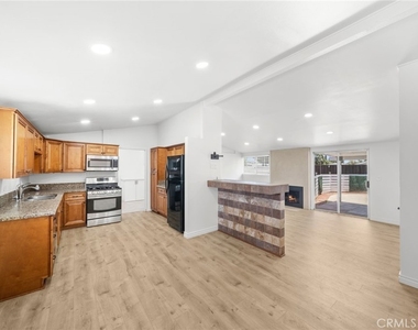 1610 Amador Avenue - Photo Thumbnail 1