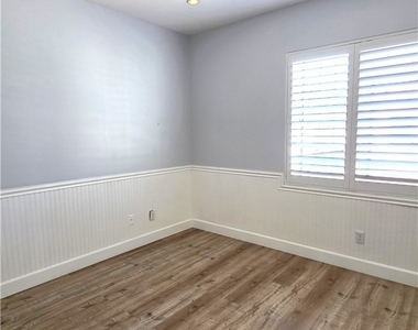 16348 Creekside - Photo Thumbnail 10