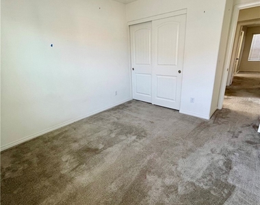 5946 Sendero Avenue - Photo Thumbnail 5