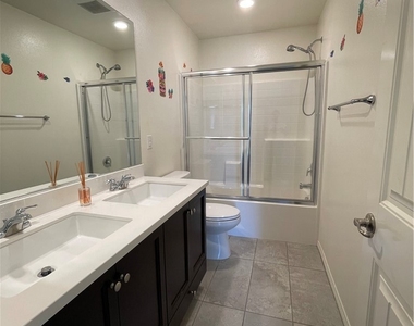 5946 Sendero Avenue - Photo Thumbnail 6