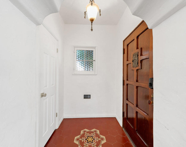 1412 Norton Avenue - Photo Thumbnail 3