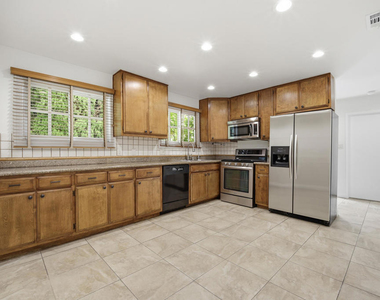 1621 Maltman Avenue - Photo Thumbnail 12