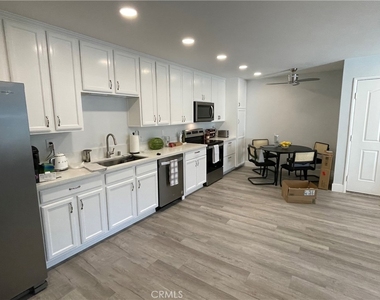 1730 S El Camino Real - Photo Thumbnail 6