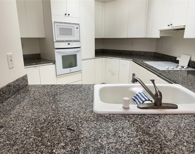 850 E Ocean Boulevard - Photo Thumbnail 12