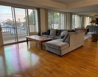 850 E Ocean Boulevard - Photo Thumbnail 2