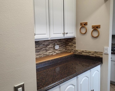 4737 Rising Glen Drive - Photo Thumbnail 5