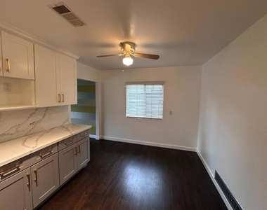 756 Broadmoor Drive - Photo Thumbnail 5