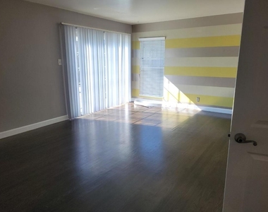 756 Broadmoor Drive - Photo Thumbnail 3