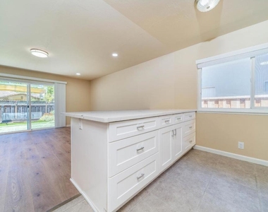 877 Miller Avenue - Photo Thumbnail 4