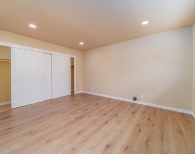 877 Miller Avenue - Photo Thumbnail 8