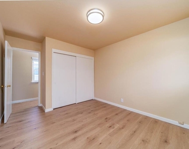 877 Miller Avenue - Photo Thumbnail 16