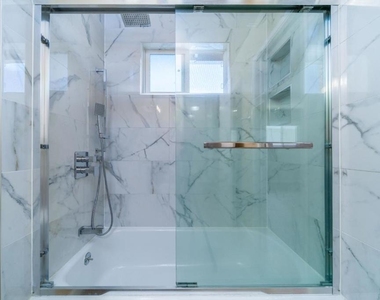 877 Miller Avenue - Photo Thumbnail 12