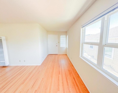 468 Acacia Avenue - Photo Thumbnail 13