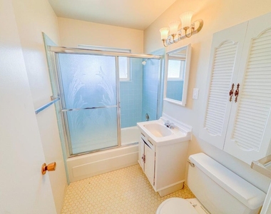 468 Acacia Avenue - Photo Thumbnail 8