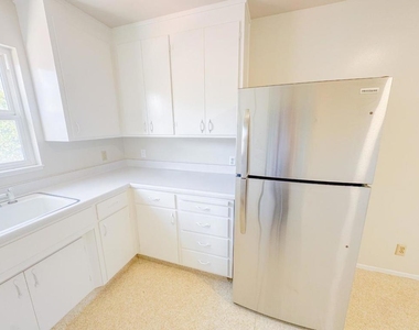 468 Acacia Avenue - Photo Thumbnail 18