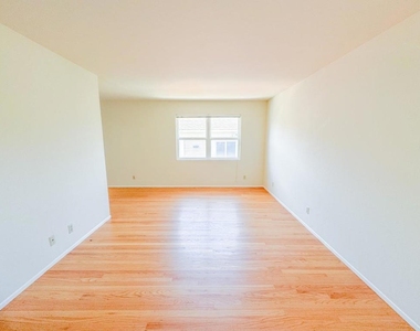 468 Acacia Avenue - Photo Thumbnail 12