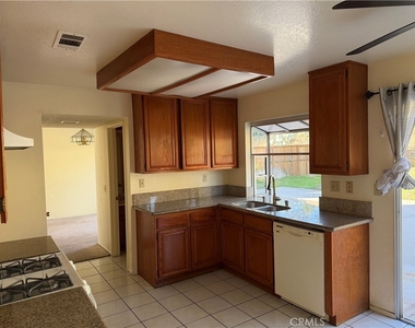 10570 Hill Grass Drive - Photo Thumbnail 3