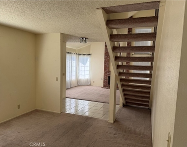 10570 Hill Grass Drive - Photo Thumbnail 5