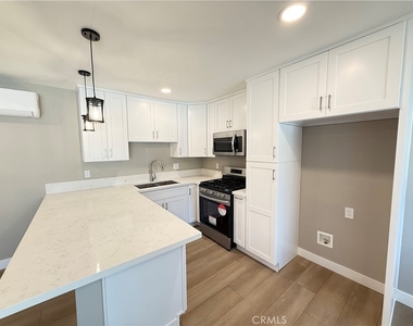 919 E Acacia Avenue - Photo Thumbnail 1