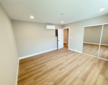 919 E Acacia Avenue - Photo Thumbnail 3