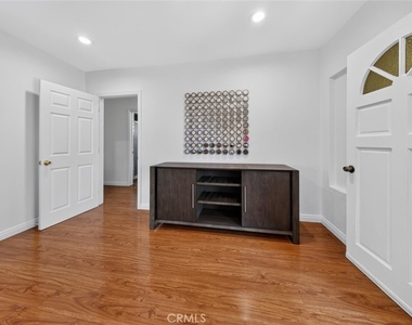 11407 Delano - Photo Thumbnail 6
