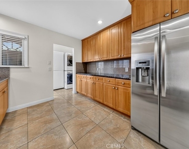 11407 Delano - Photo Thumbnail 17