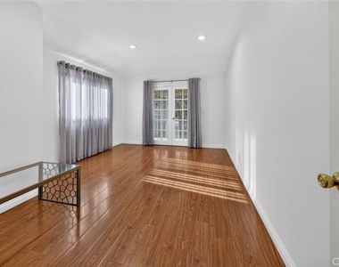 11407 Delano - Photo Thumbnail 24