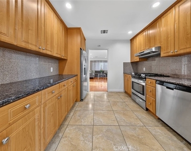 11407 Delano - Photo Thumbnail 19