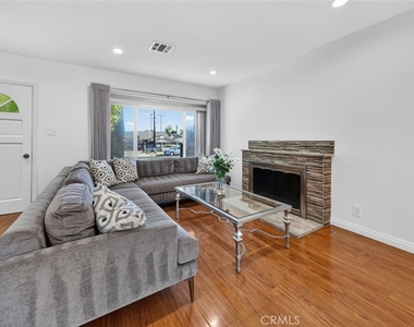 11407 Delano - Photo Thumbnail 8