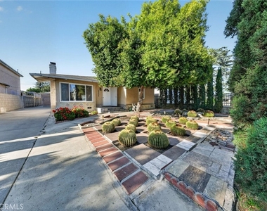 11407 Delano - Photo Thumbnail 2
