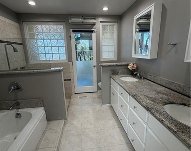 1345 Paseo Redondo - Photo Thumbnail 14