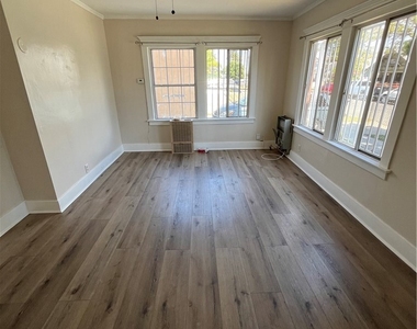 1349 W 49th - Photo Thumbnail 23