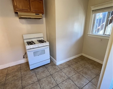 1349 W 49th - Photo Thumbnail 14