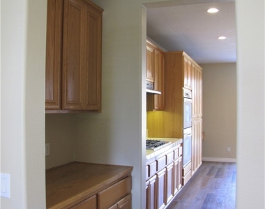 7342 Corona Valley Avenue - Photo Thumbnail 10