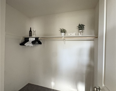 12918 Echo Valley Street - Photo Thumbnail 14