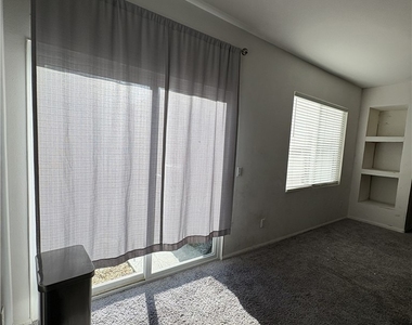 12918 Echo Valley Street - Photo Thumbnail 9