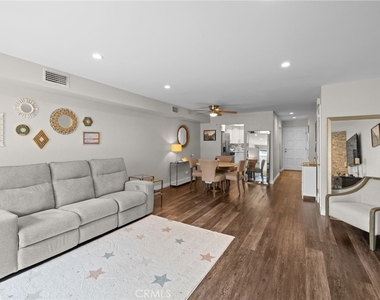545 E Cypress - Photo Thumbnail 11