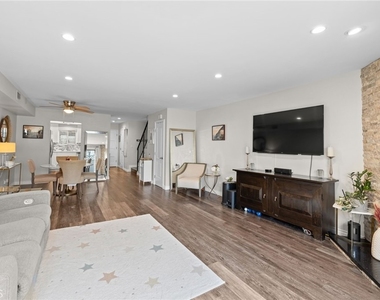 545 E Cypress - Photo Thumbnail 3
