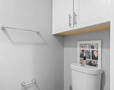545 E Cypress - Photo Thumbnail 12