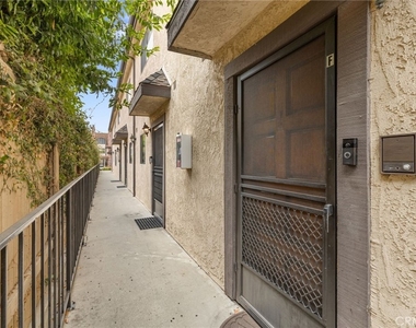 545 E Cypress - Photo Thumbnail 2
